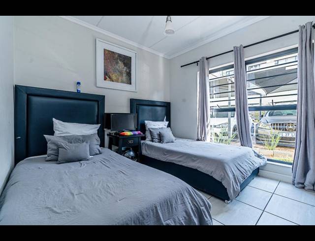 3 BEDROOM APARTMENT FOR SALE IN WATERFALL